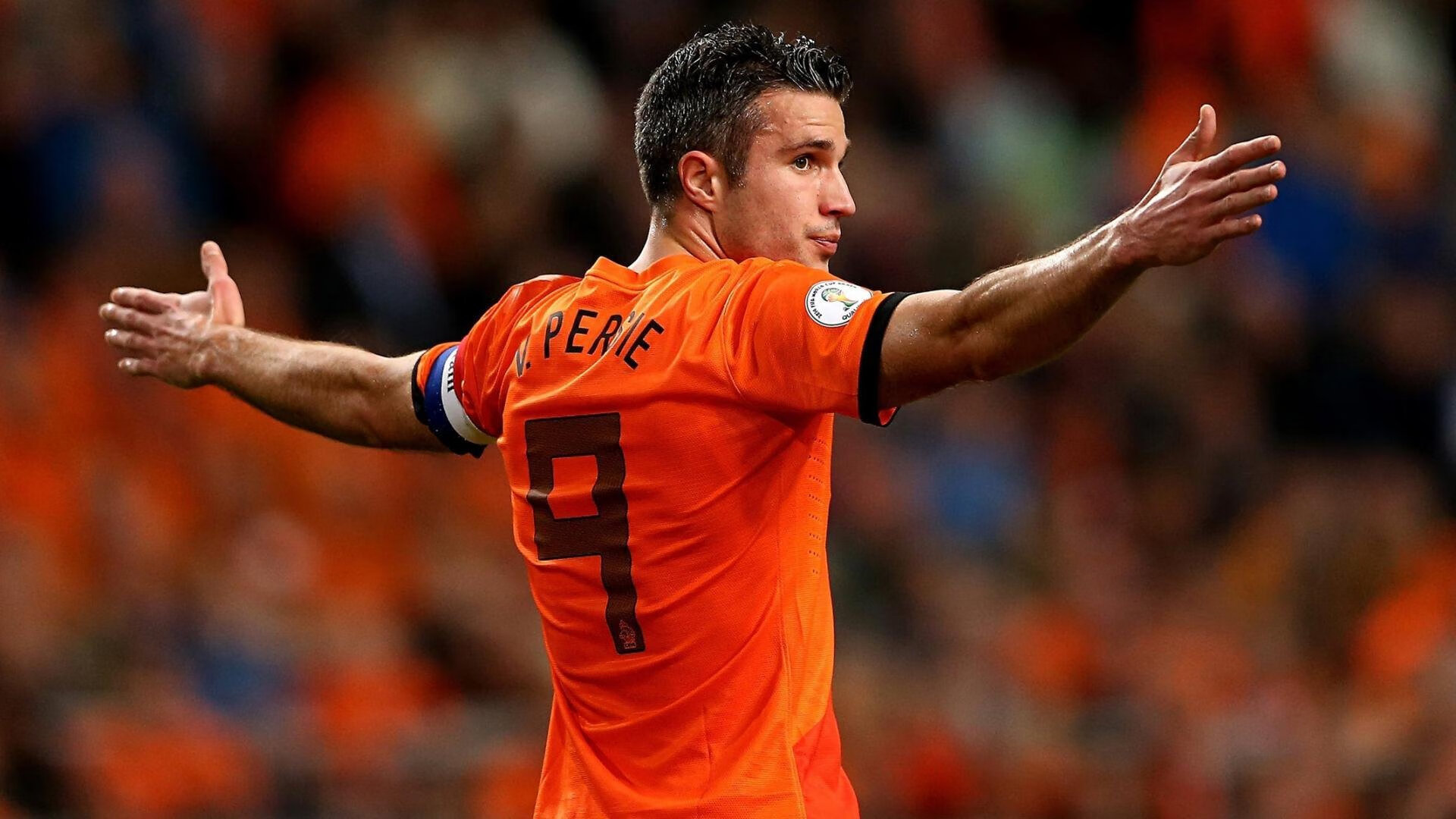 国际帆船赛激战正酣 顶尖选手逐浪争锋